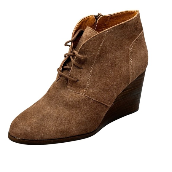 NEW Lucky Brand Women's Bootie 7M Shylow Wedge Beige Suede Lace Up Side Zipper - Picture 2 of 14